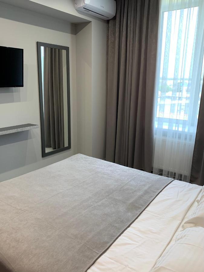 Red Cube Hotel Каменец-Подольский Экстерьер фото